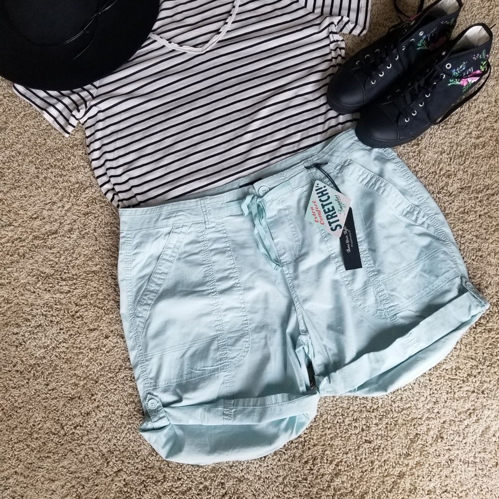 Nwt stretch cargo shorts